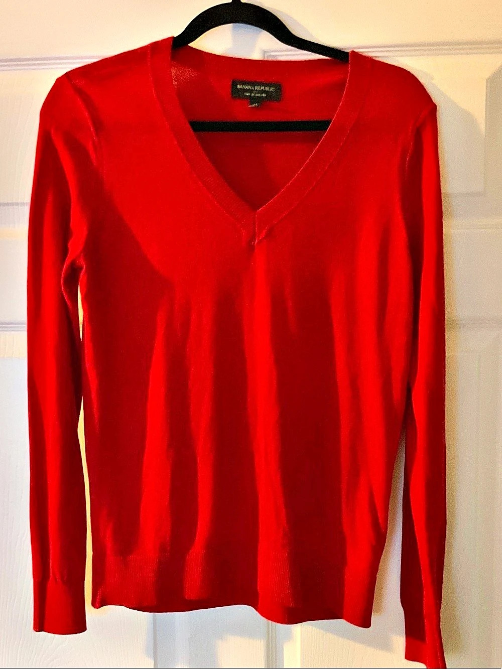 Banana Republic Forever V-Neck Sweater in Red Size Medium